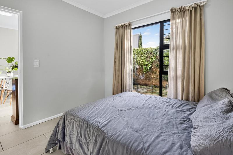 To Let 2 Bedroom Property for Rent in Somerset West Western Cape